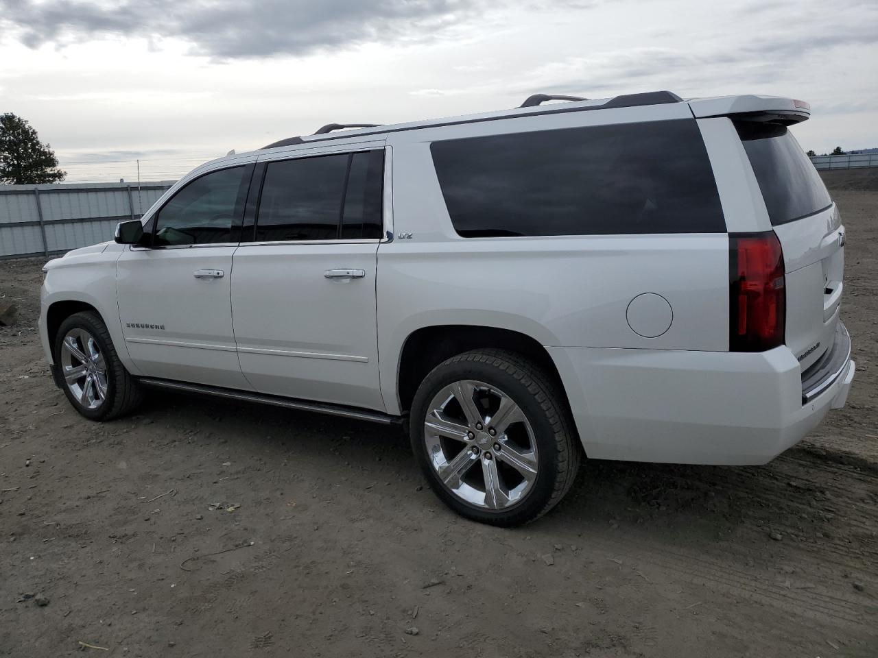 2016 CHEVROLET SUBURBAN K - Image 2