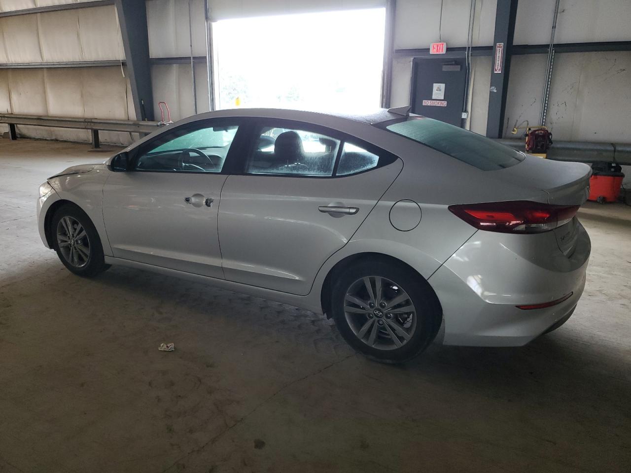 2018 HYUNDAI ELANTRA SE - Фото 2
