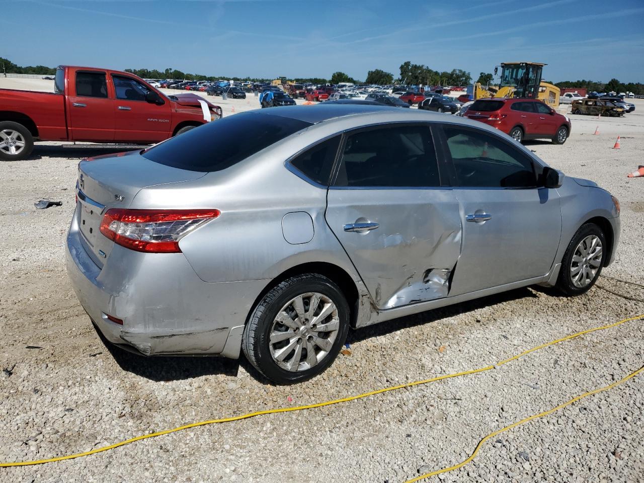2013 NISSAN SENTRA S - Фото 3