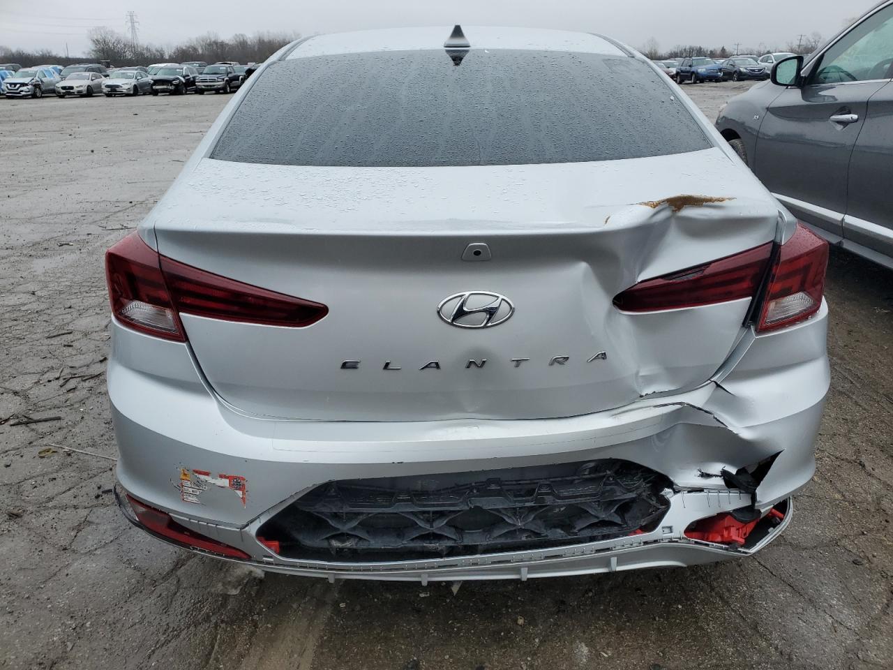 2019 HYUNDAI ELANTRA SE - Фото 6