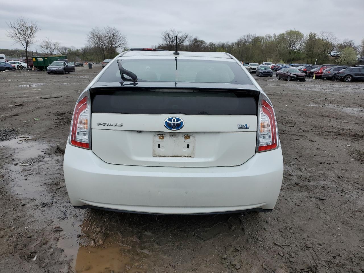 2015 TOYOTA PRIUS - Image 6