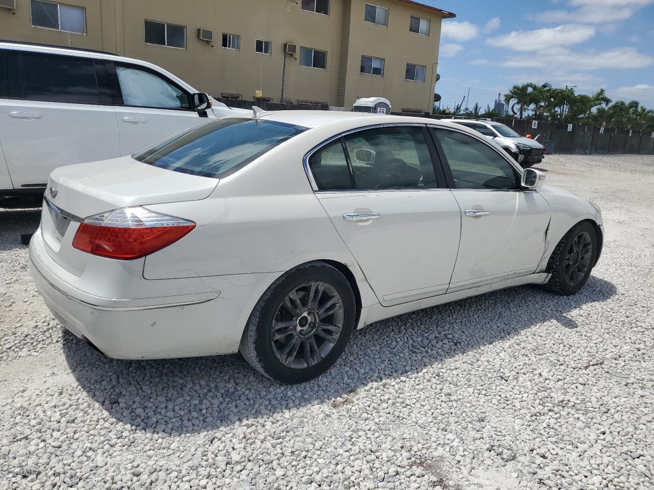 2011 HYUNDAI GENESIS 3. - Фото 3