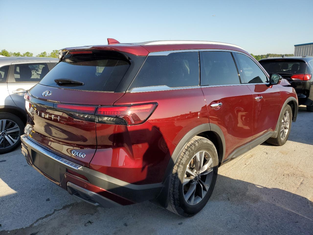 2022 INFINITI QX60 LUXE - Image 3