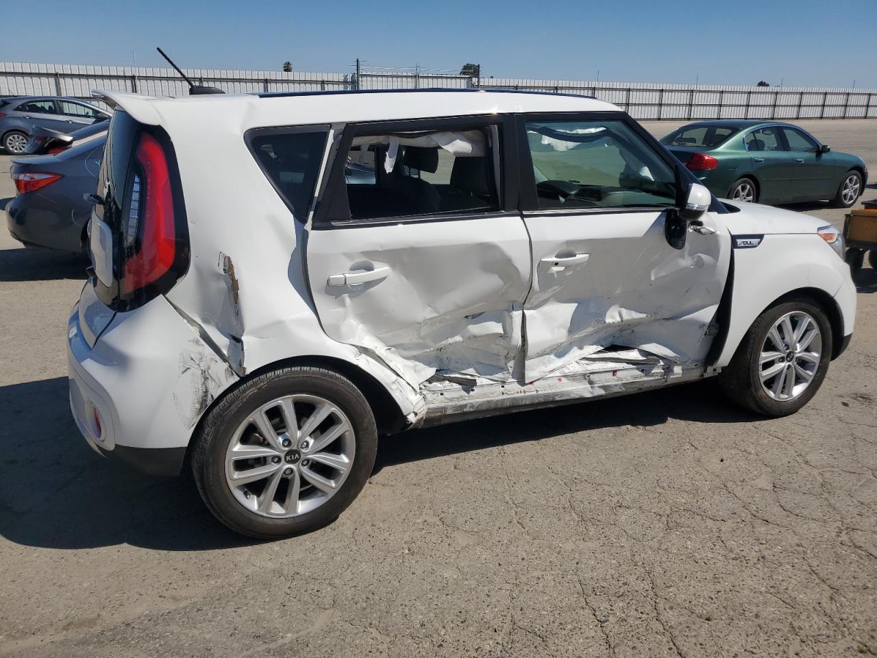 2017 KIA SOUL + - Фото 3