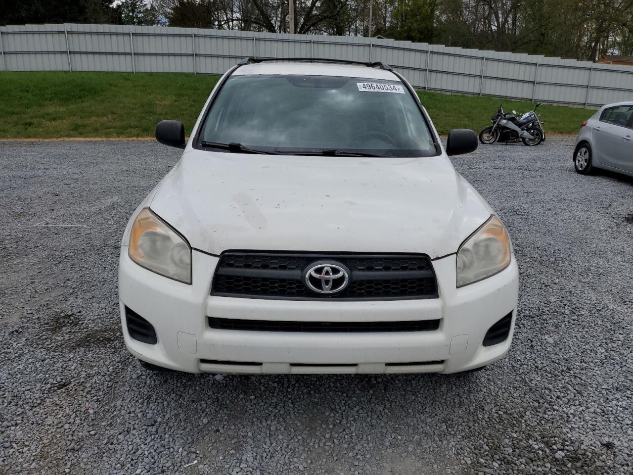 2011 TOYOTA RAV4 - Фото 5