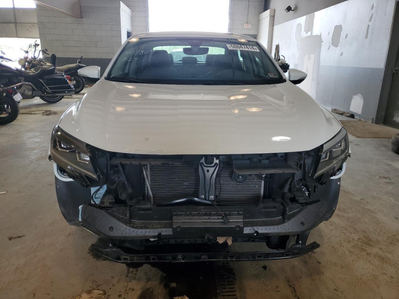 2022 VOLKSWAGEN PASSAT SE - Фото 5