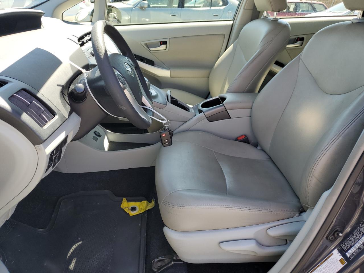 2015 TOYOTA PRIUS - Image 7