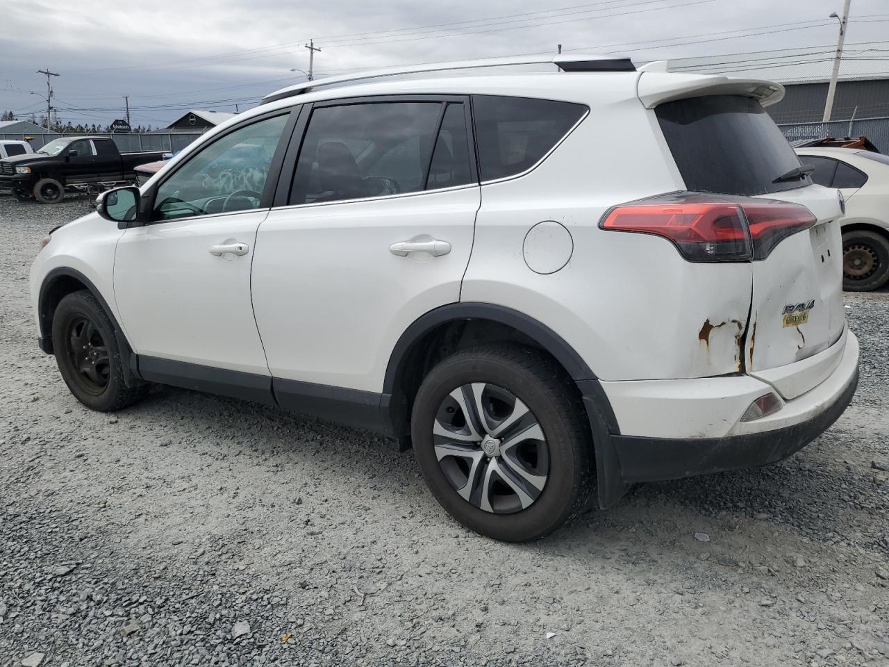 2016 TOYOTA RAV4 LE - Фото 2