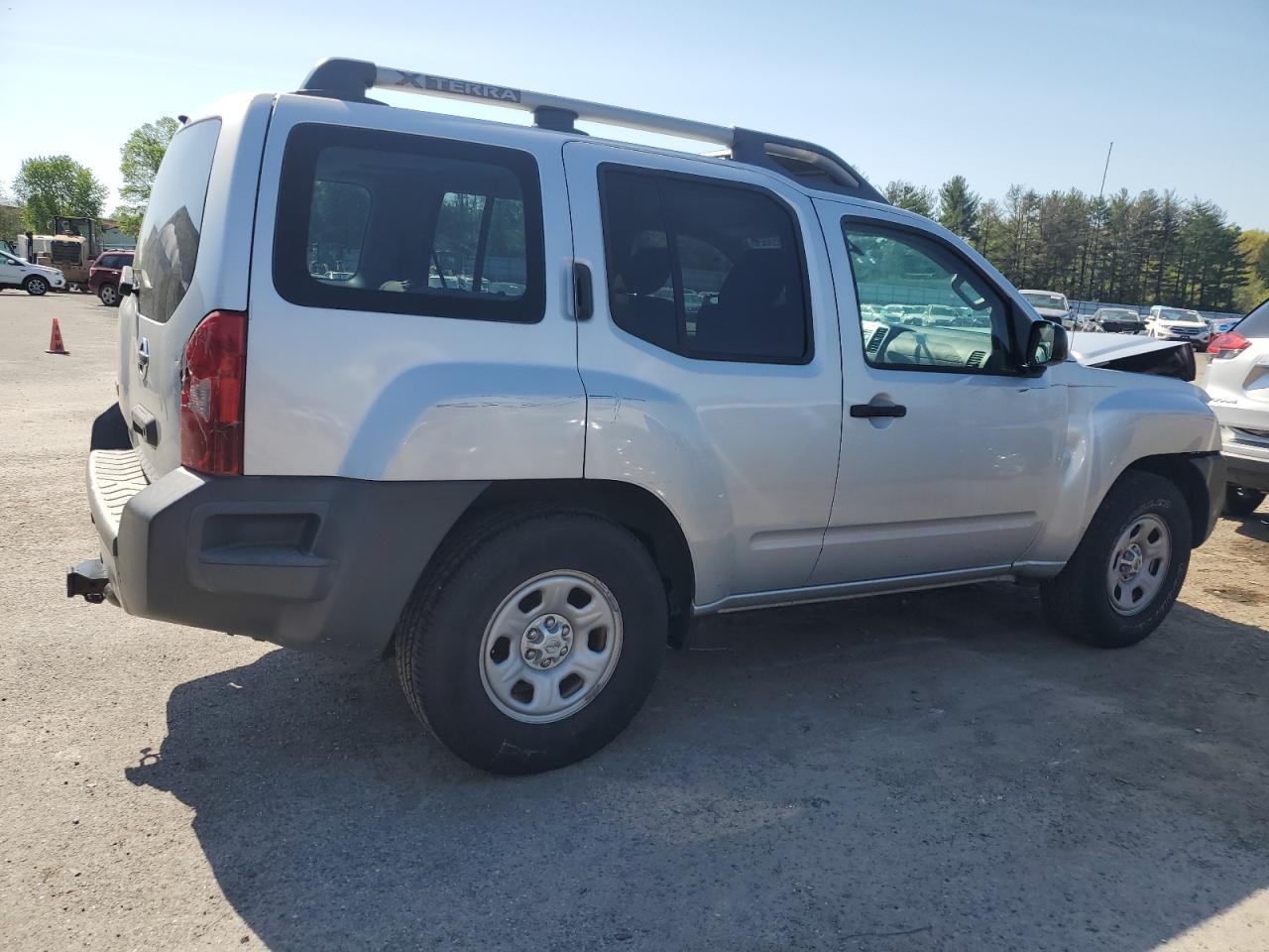 2015 NISSAN XTERRA X - Фото 3