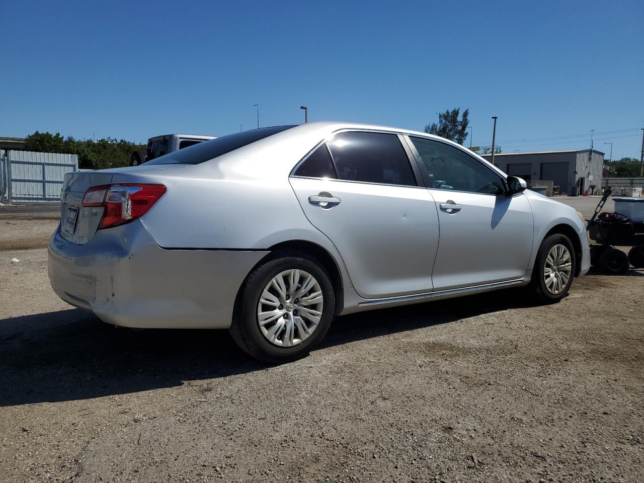 2014 TOYOTA CAMRY L - Image 3