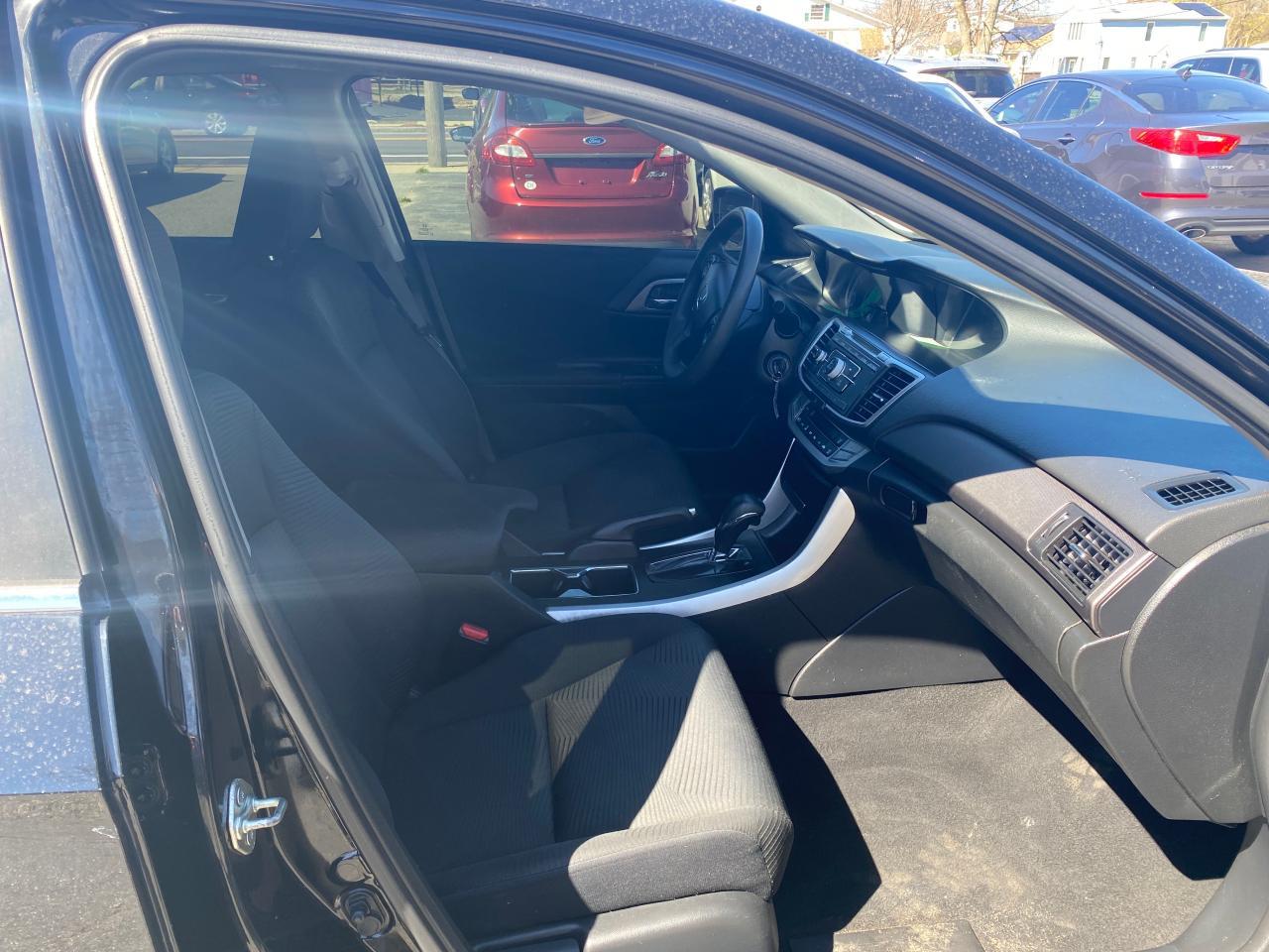 2014 HONDA ACCORD LX - Image 5