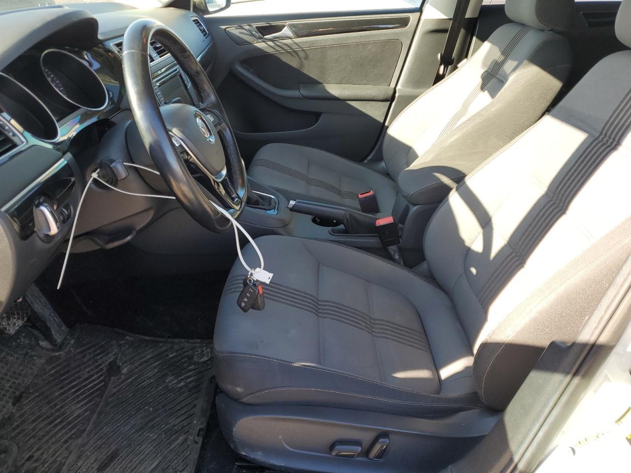 2017 VOLKSWAGEN JETTA SE - Image 7