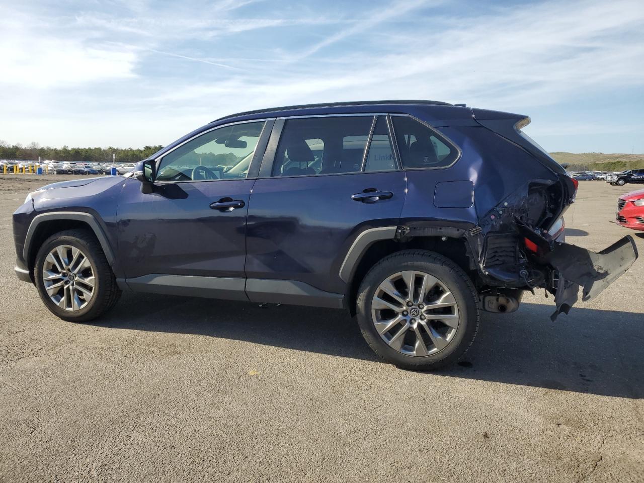 2019 TOYOTA RAV4 XLE P - Фото 2