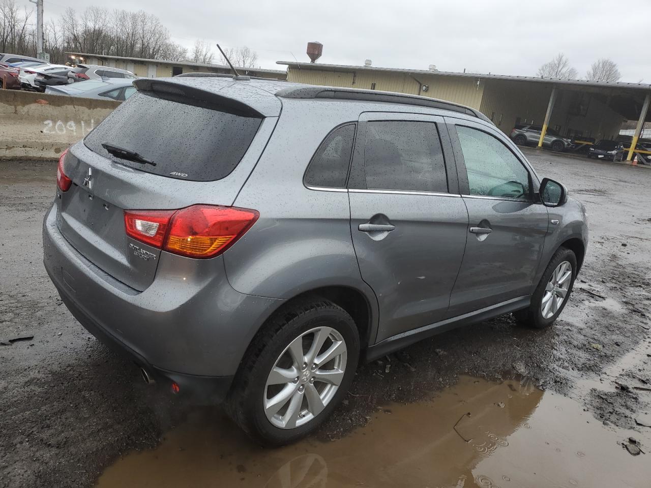 2015 MITSUBISHI OUTLANDER - Фото 3