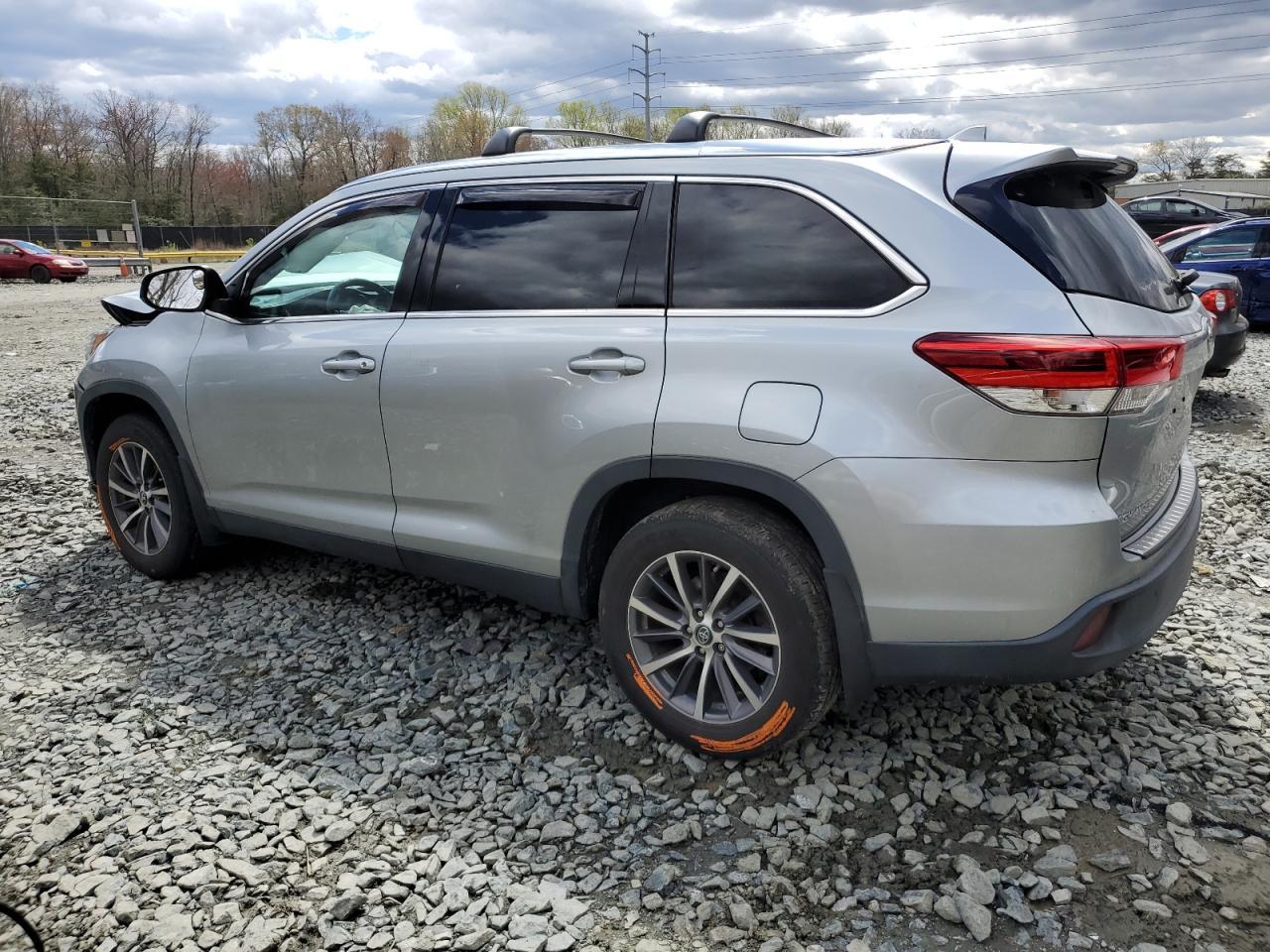 2019 TOYOTA HIGHLANDER - Image 2