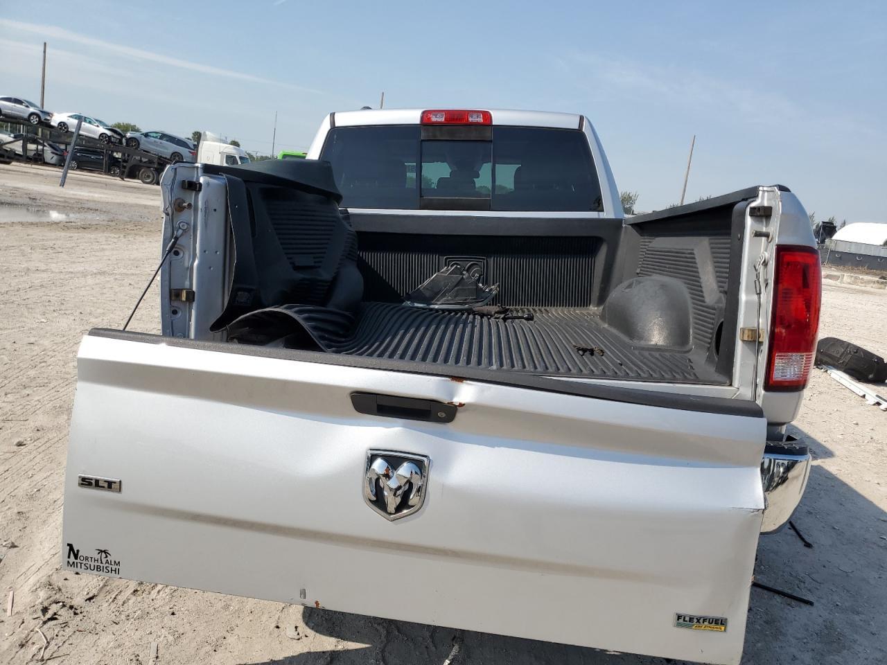 2017 RAM 1500 SLT - Image 6
