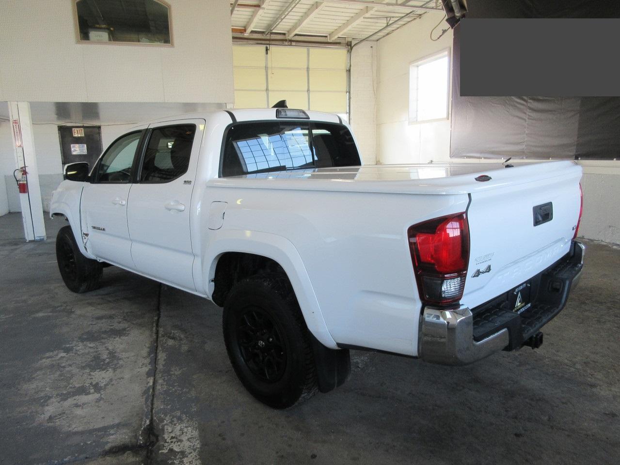 2019 TOYOTA TACOMA DOU - Фото 4