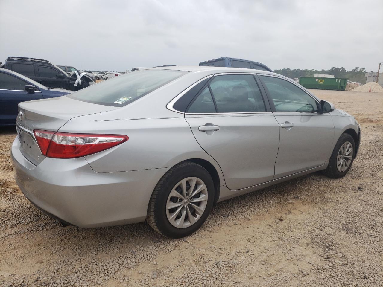 2017 TOYOTA CAMRY LE - Image 3