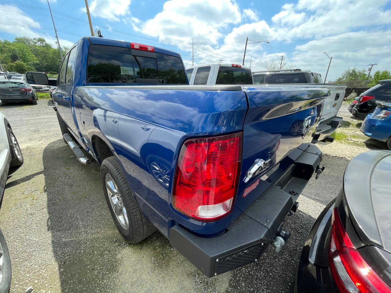 2017 RAM 1500 SLT - Image 3