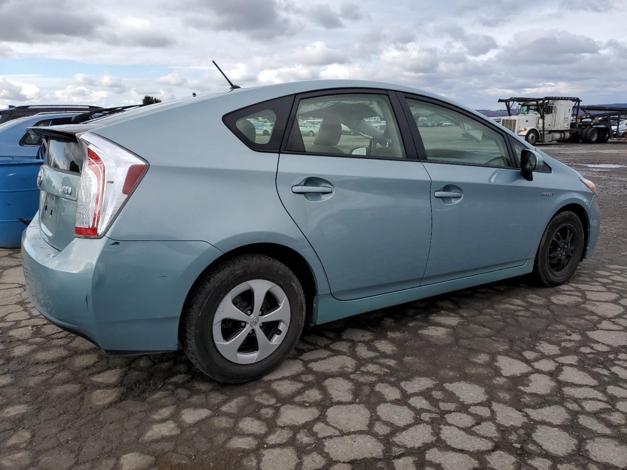 2015 TOYOTA PRIUS - Image 3