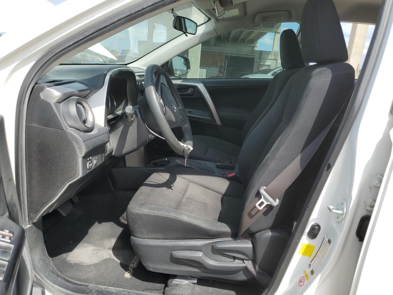 2016 TOYOTA RAV4 LE - Фото 7
