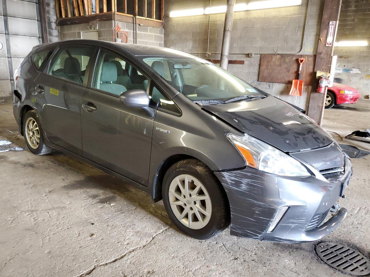 2013 TOYOTA PRIUS V - Image 4