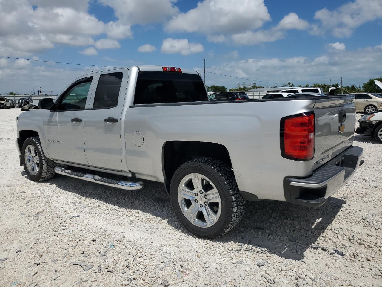 2017 CHEVROLET SILVERADO - Image 2