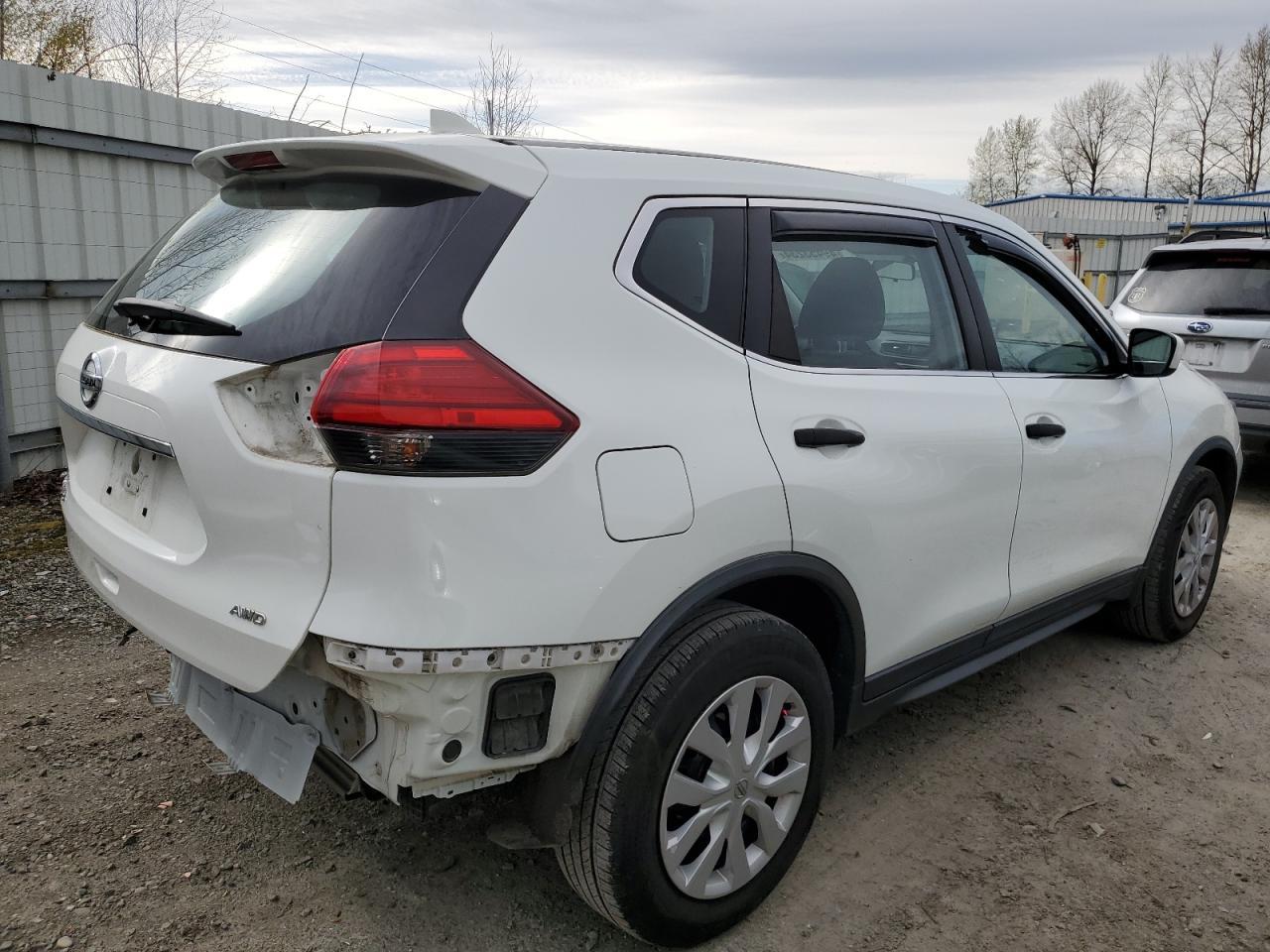 2017 NISSAN ROGUE S - Фото 3