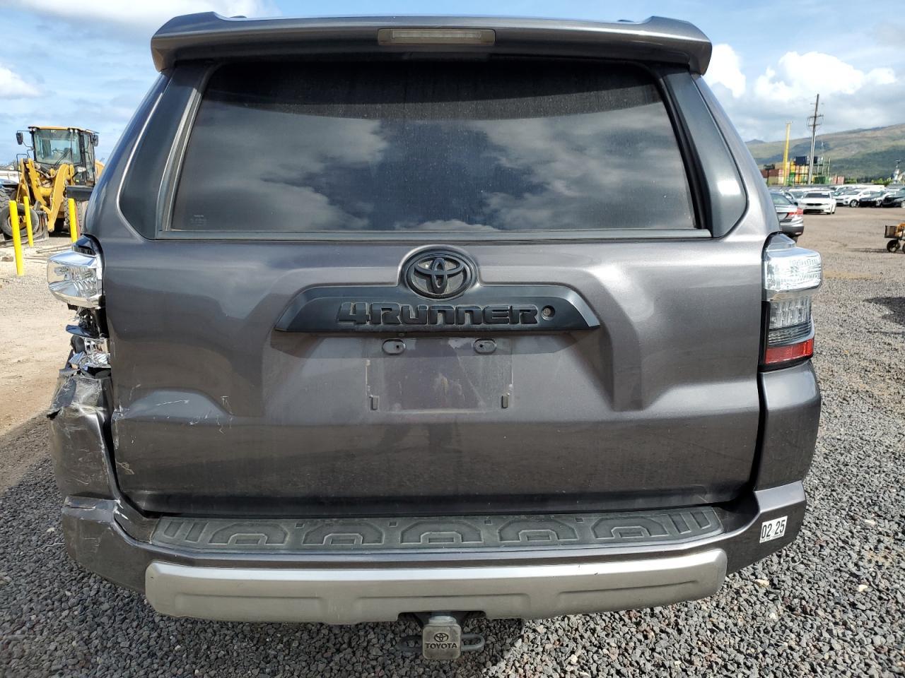 2019 TOYOTA 4RUNNER SR - Image 6