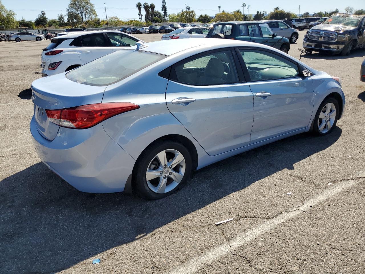2013 HYUNDAI ELANTRA GL - Image 3