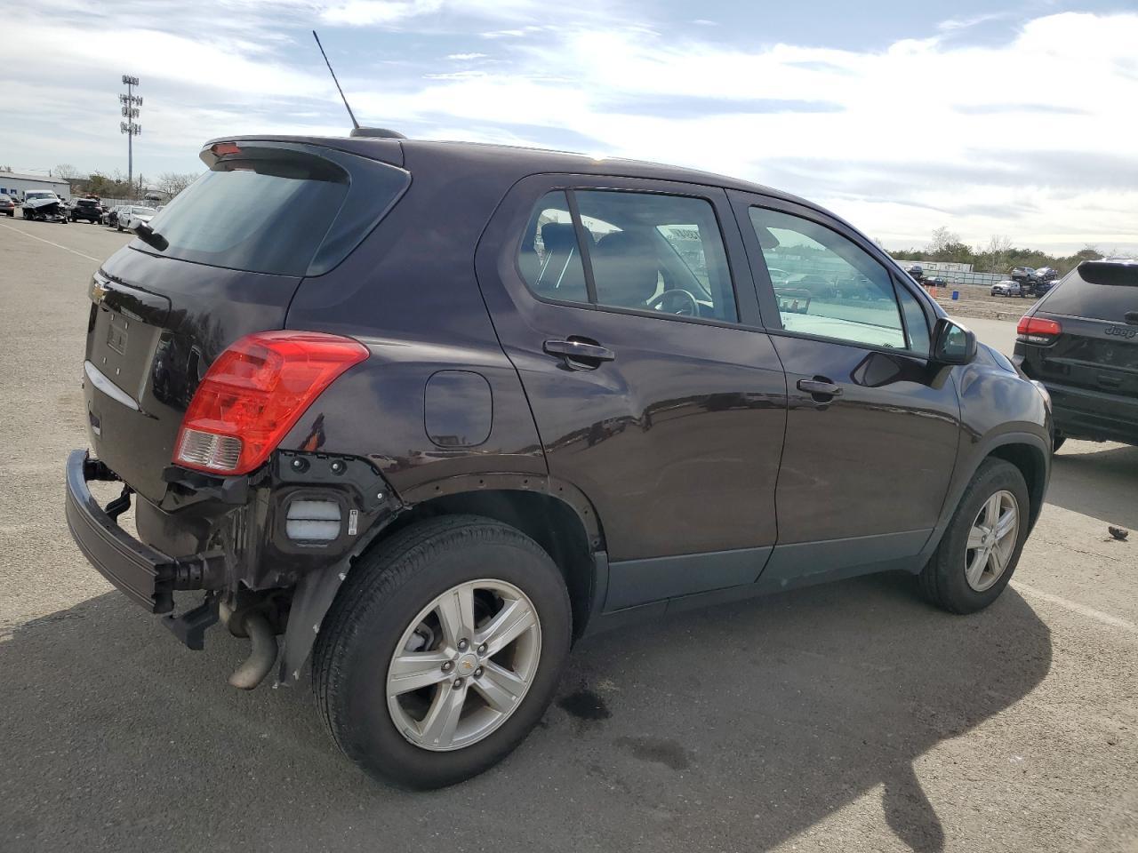 2021 CHEVROLET TRAX LS - Image 3