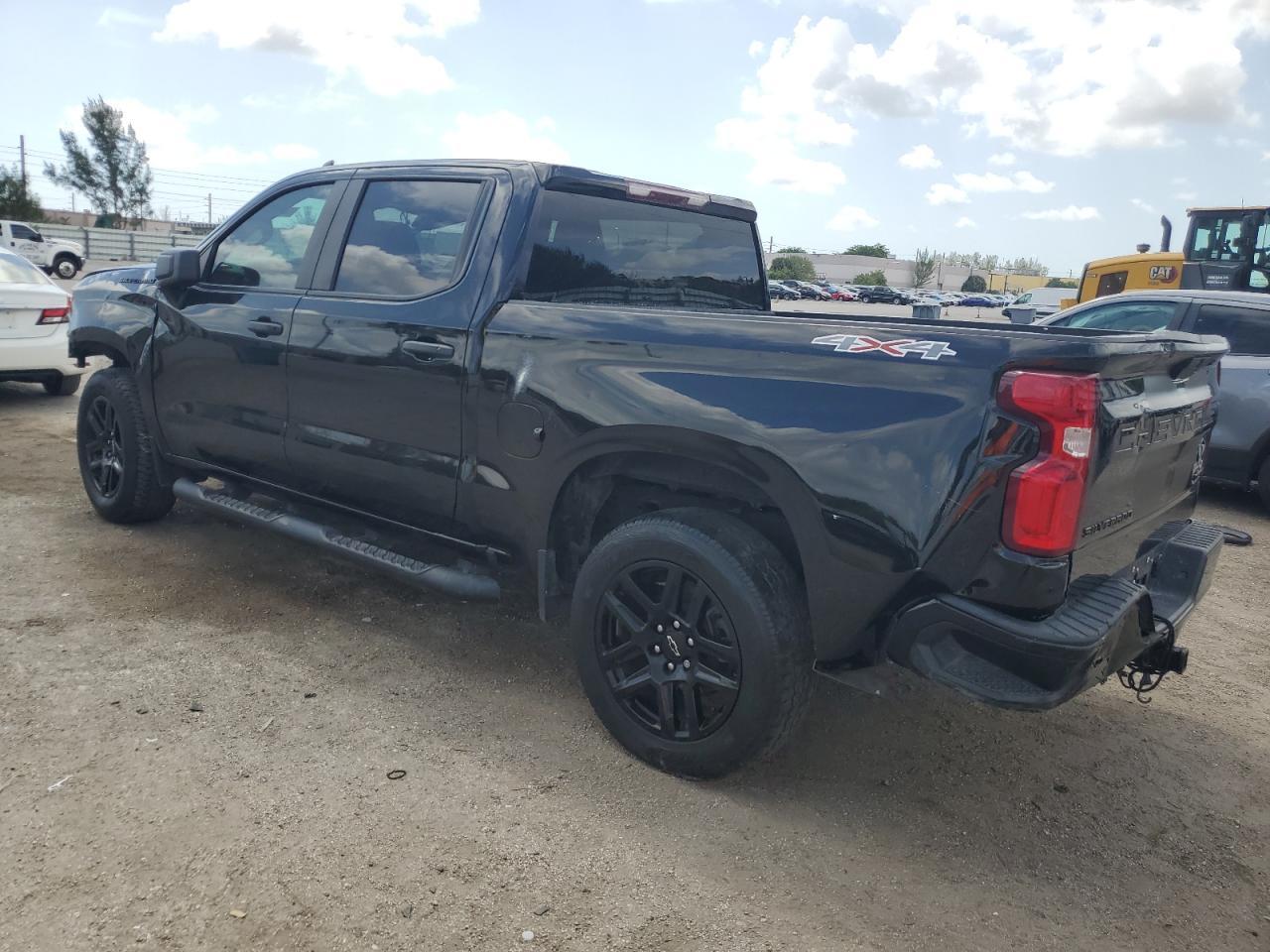 2021 CHEVROLET SILVERADO - Фото 2