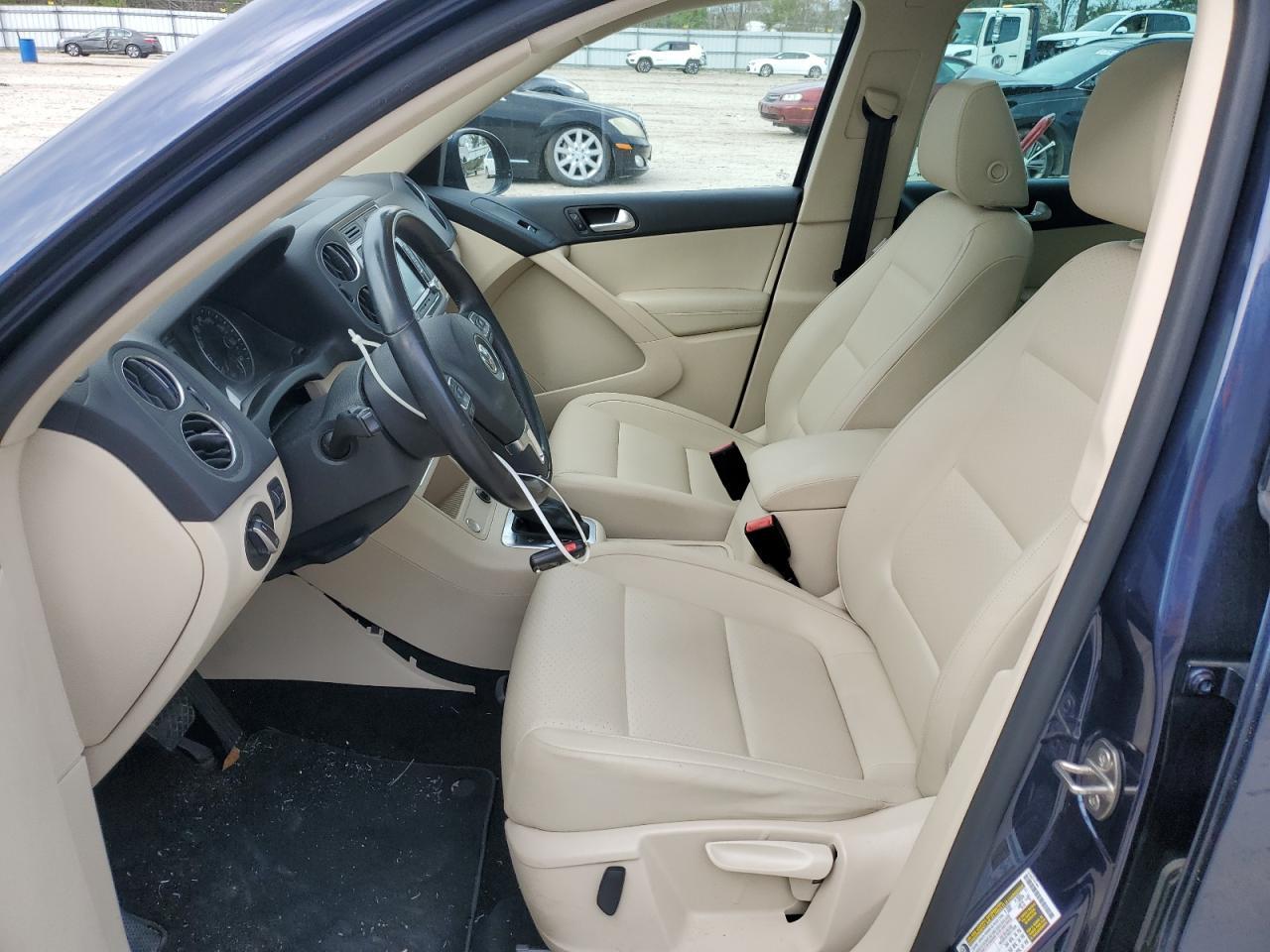 2015 VOLKSWAGEN TIGUAN S - Фото 7