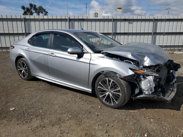 2020 Toyota Camry Se - Фото 4