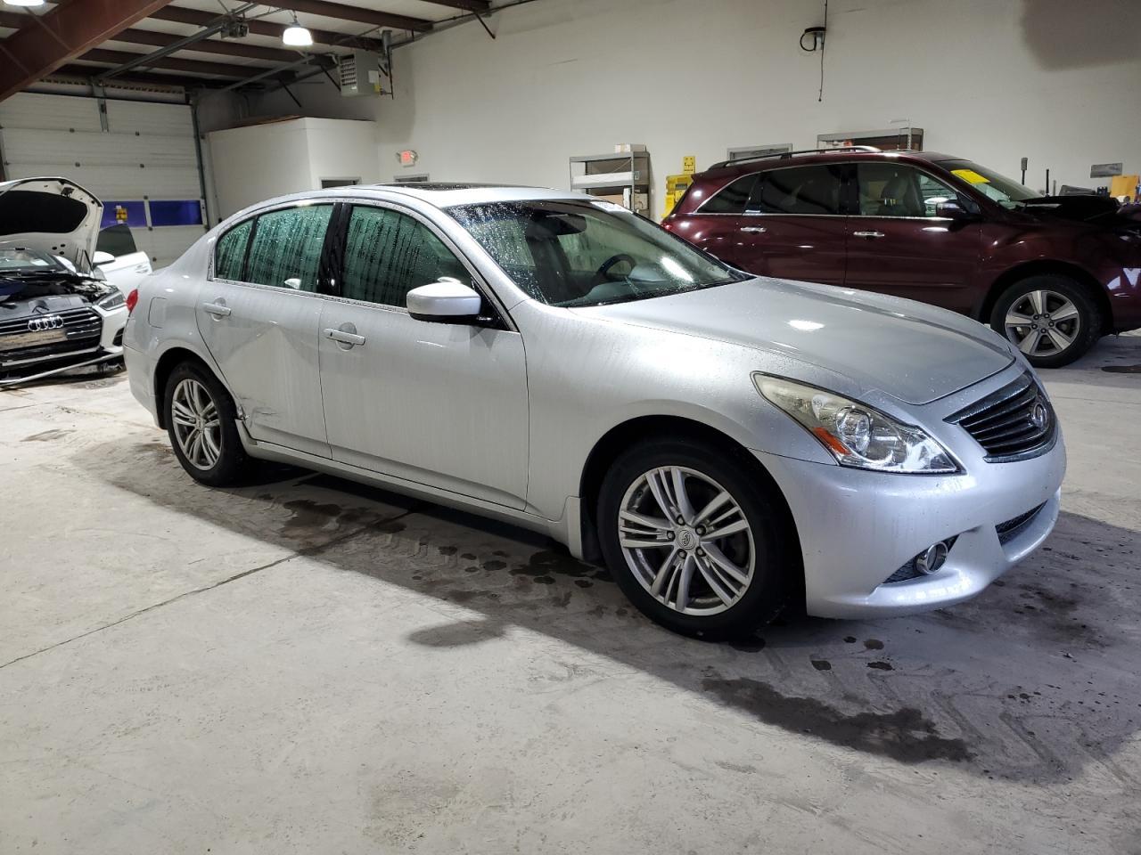 2011 INFINITI G37 - Фото 4