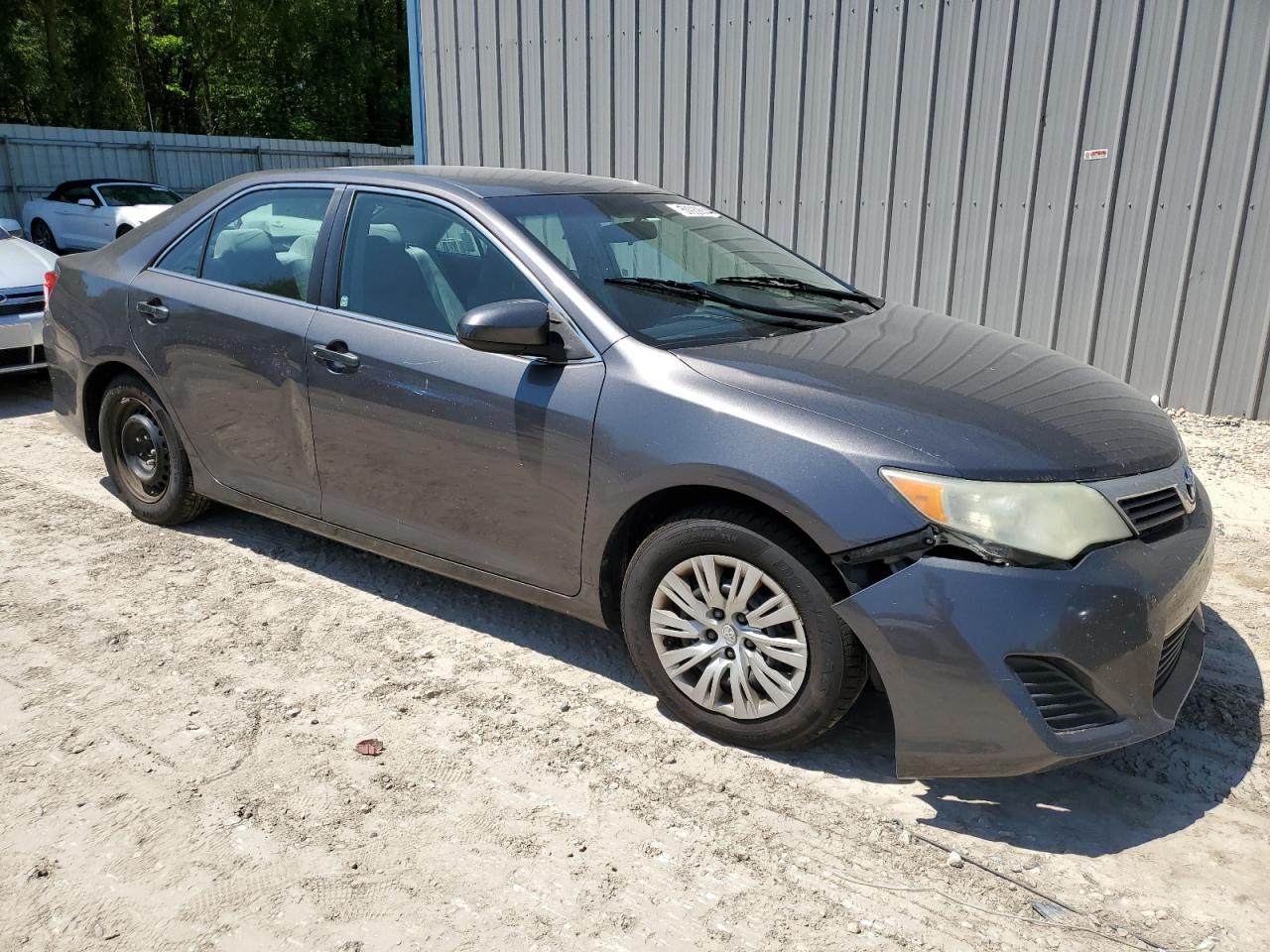 2014 TOYOTA CAMRY L - Image 4