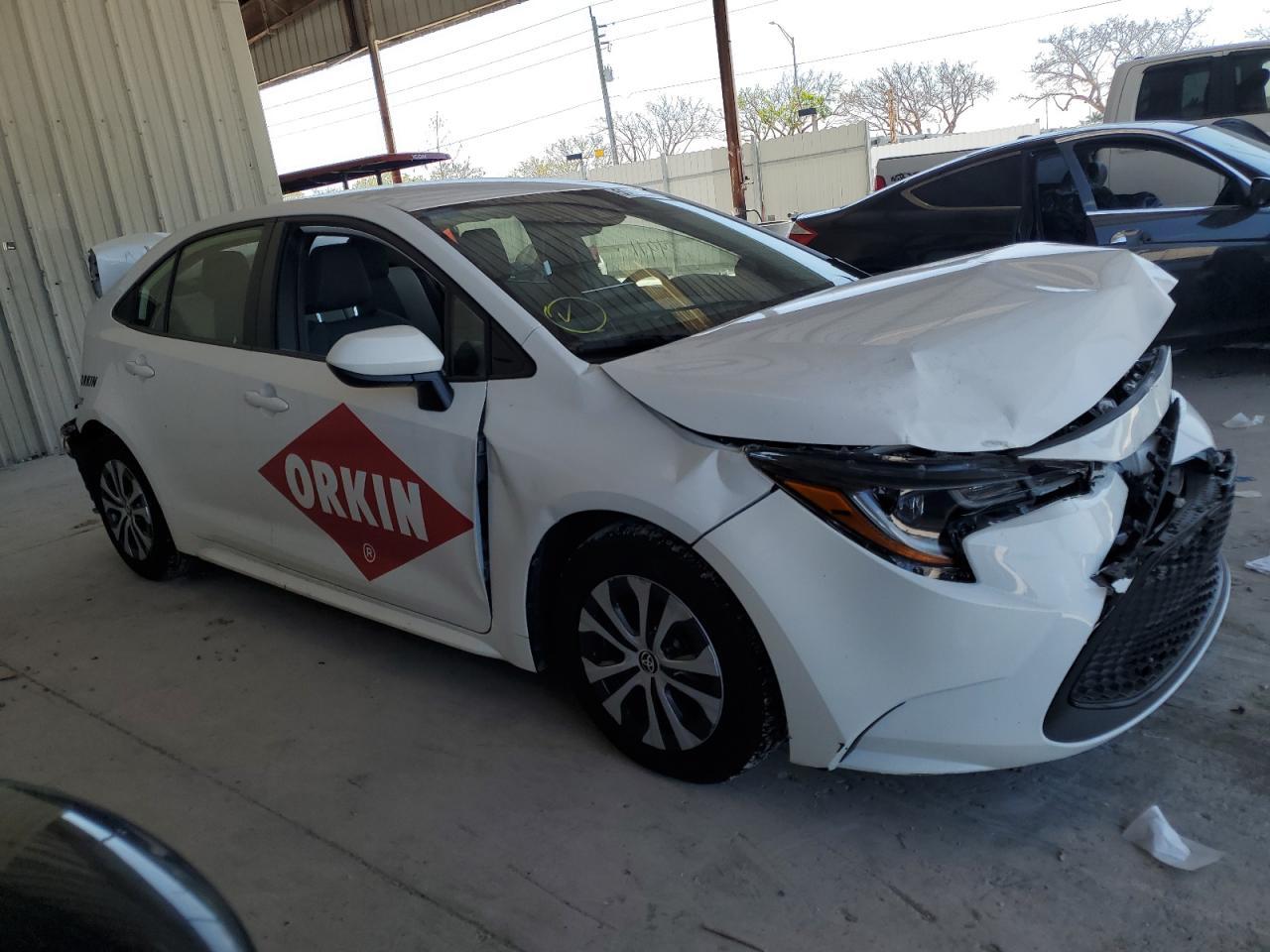 2022 TOYOTA COROLLA LE - Image 4