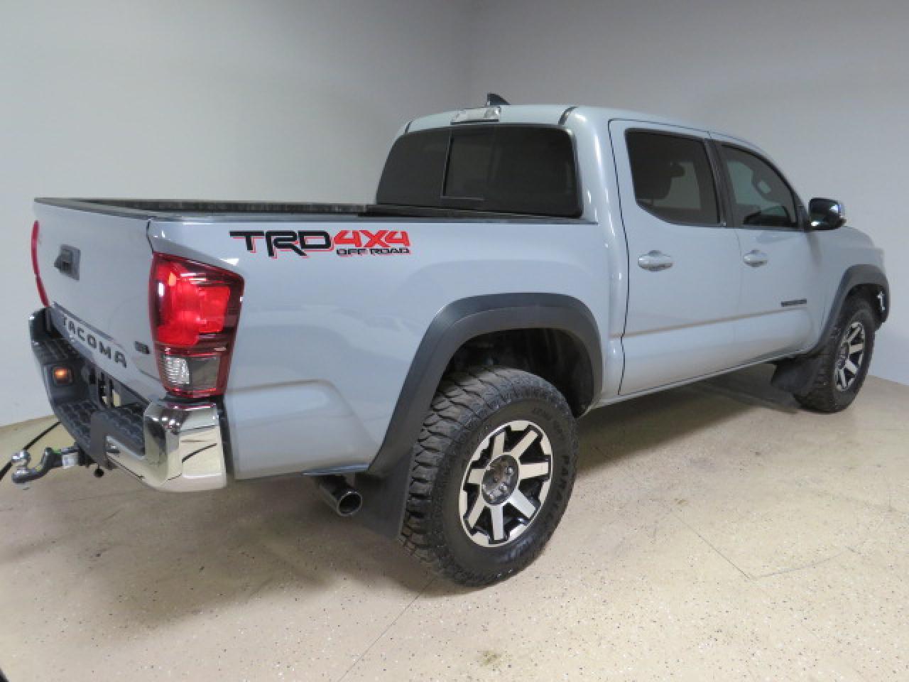 2019 TOYOTA TACOMA DOU - Фото 3