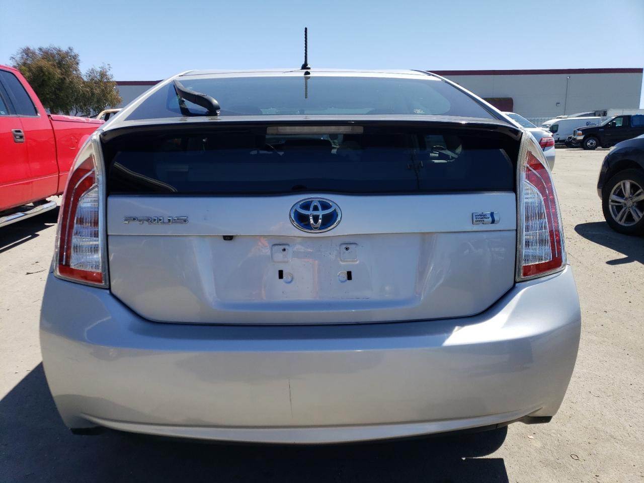 2015 TOYOTA PRIUS - Фото 6