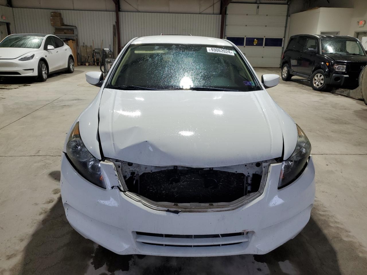 2011 HONDA ACCORD LXP - Image 5
