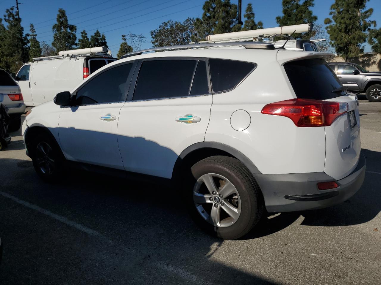 2015 TOYOTA RAV4 XLE - Фото 2