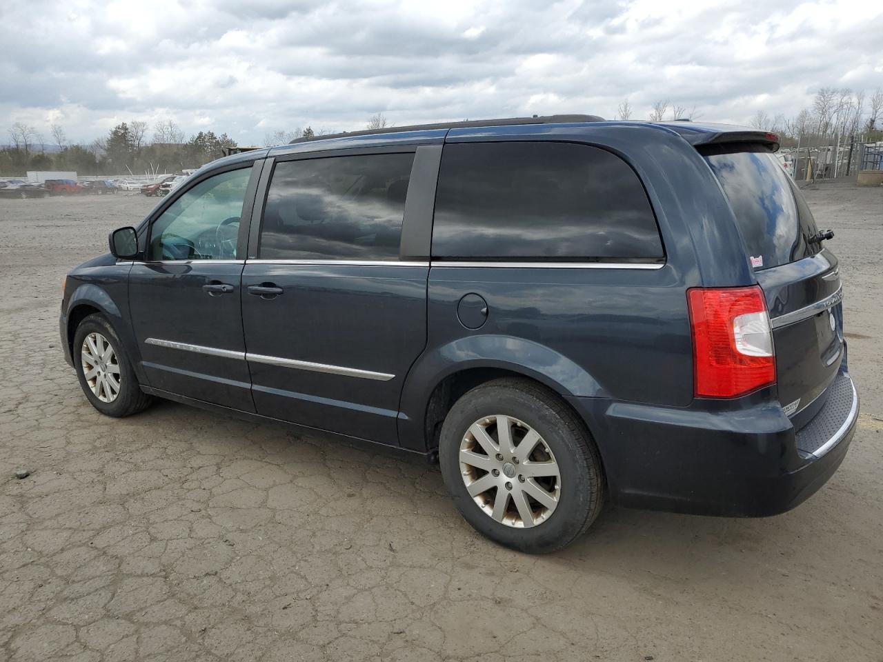 2014 CHRYSLER TOWN & COU - Image 2