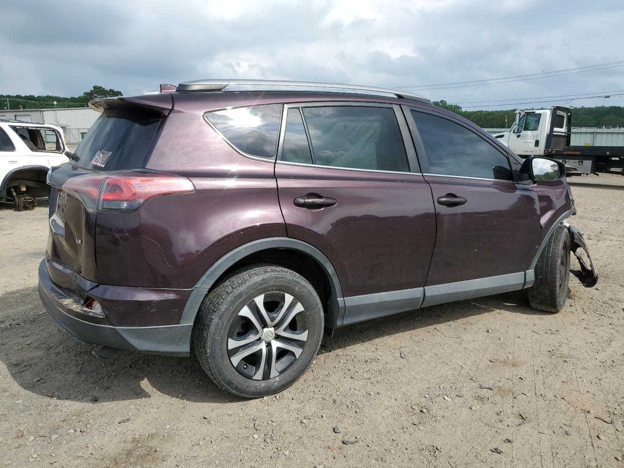 2018 TOYOTA RAV4 LE - Фото 3