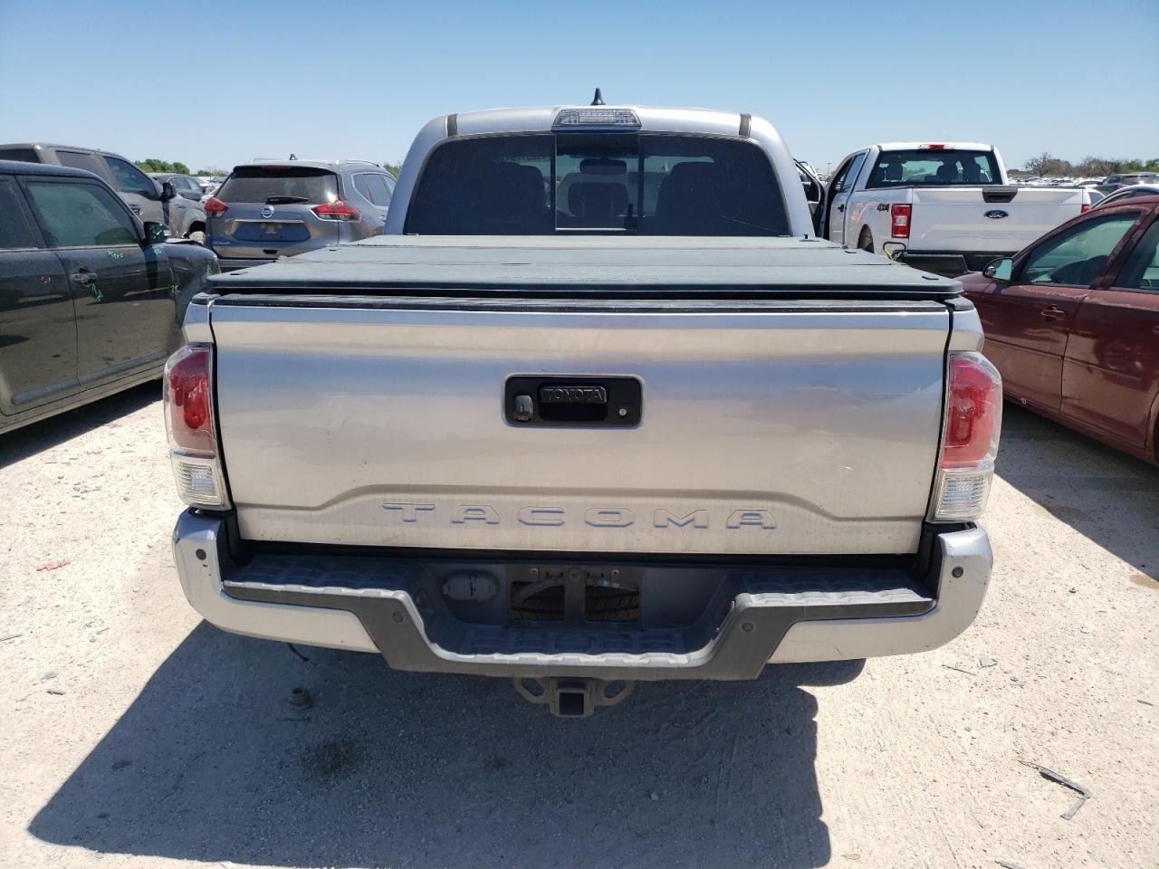 2017 TOYOTA TACOMA DOU - Фото 6