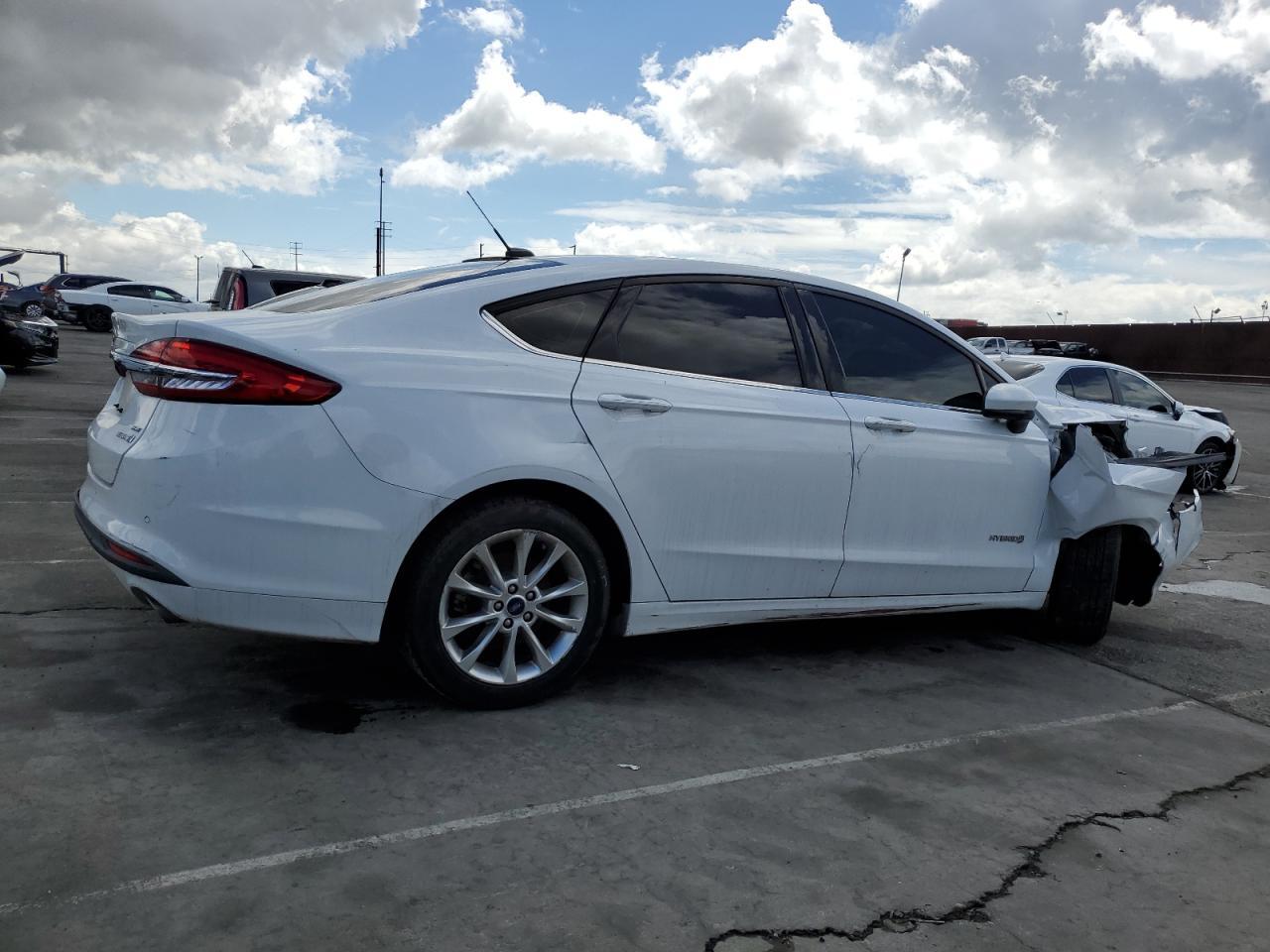 2017 FORD FUSION SE - Фото 3
