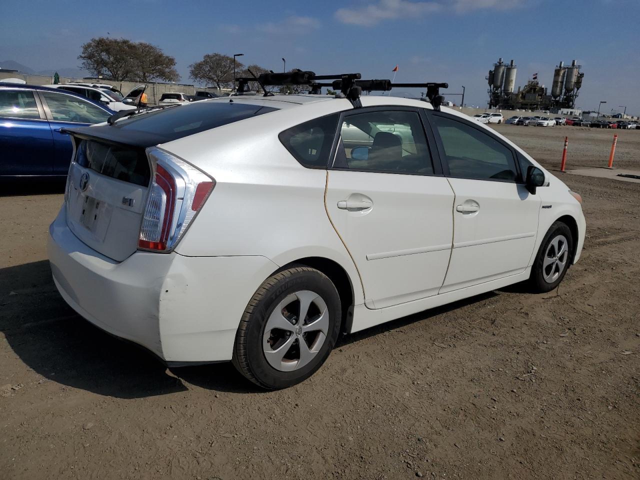 2013 TOYOTA PRIUS - Фото 3