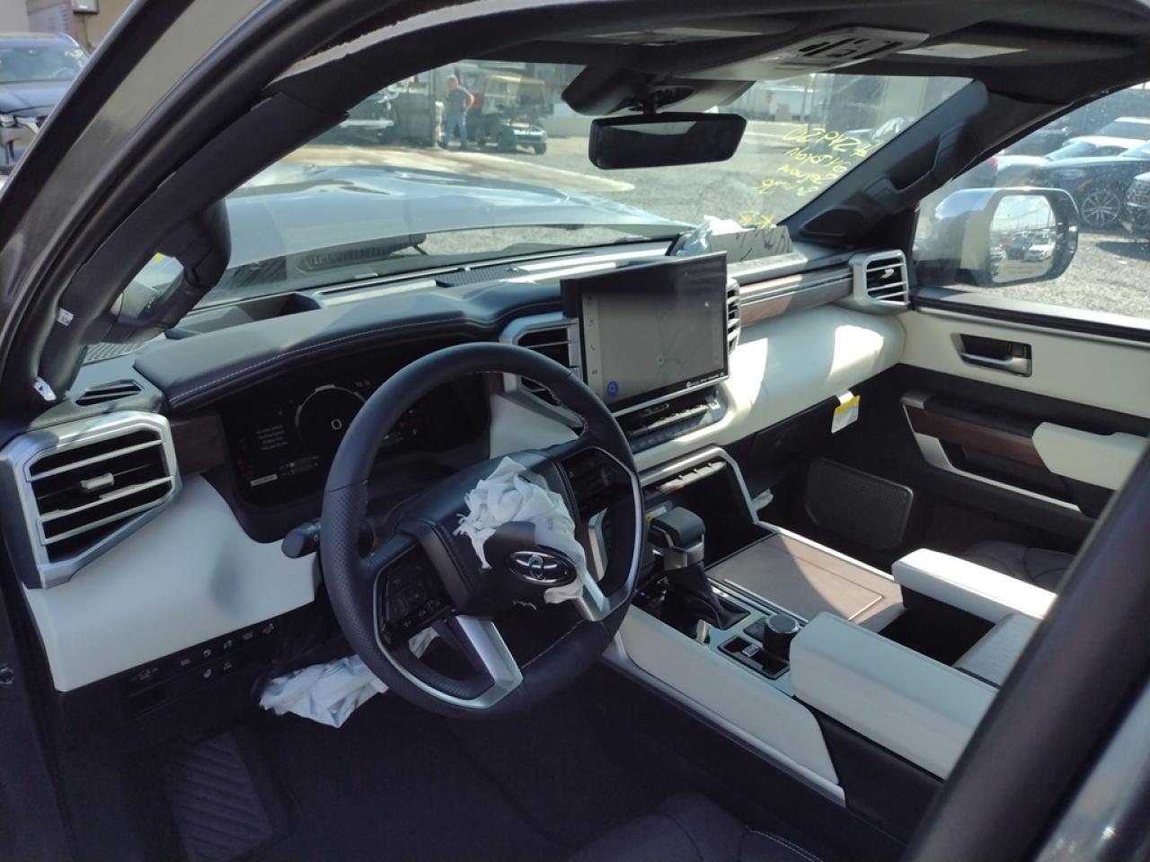 2024 TOYOTA SEQUOIA SR - Image 7
