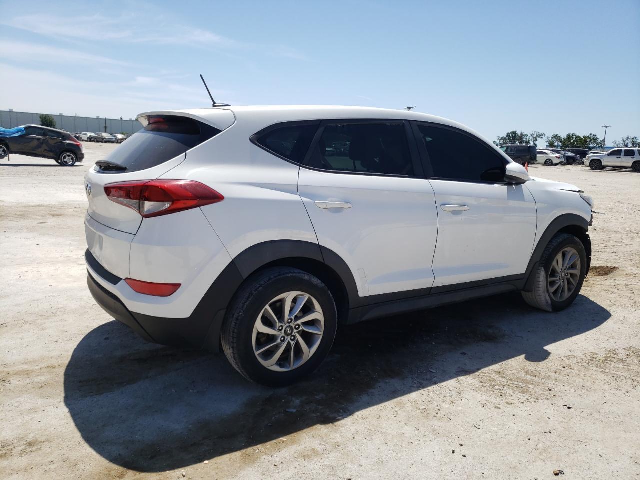 2016 HYUNDAI TUCSON SE - Фото 3