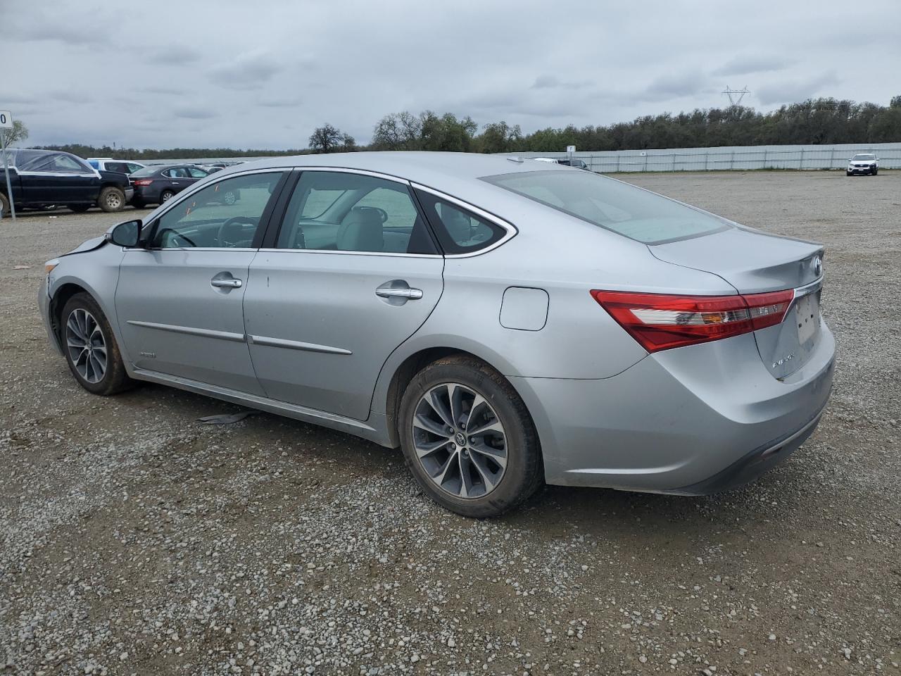 2016 TOYOTA AVALON HYB - Image 2