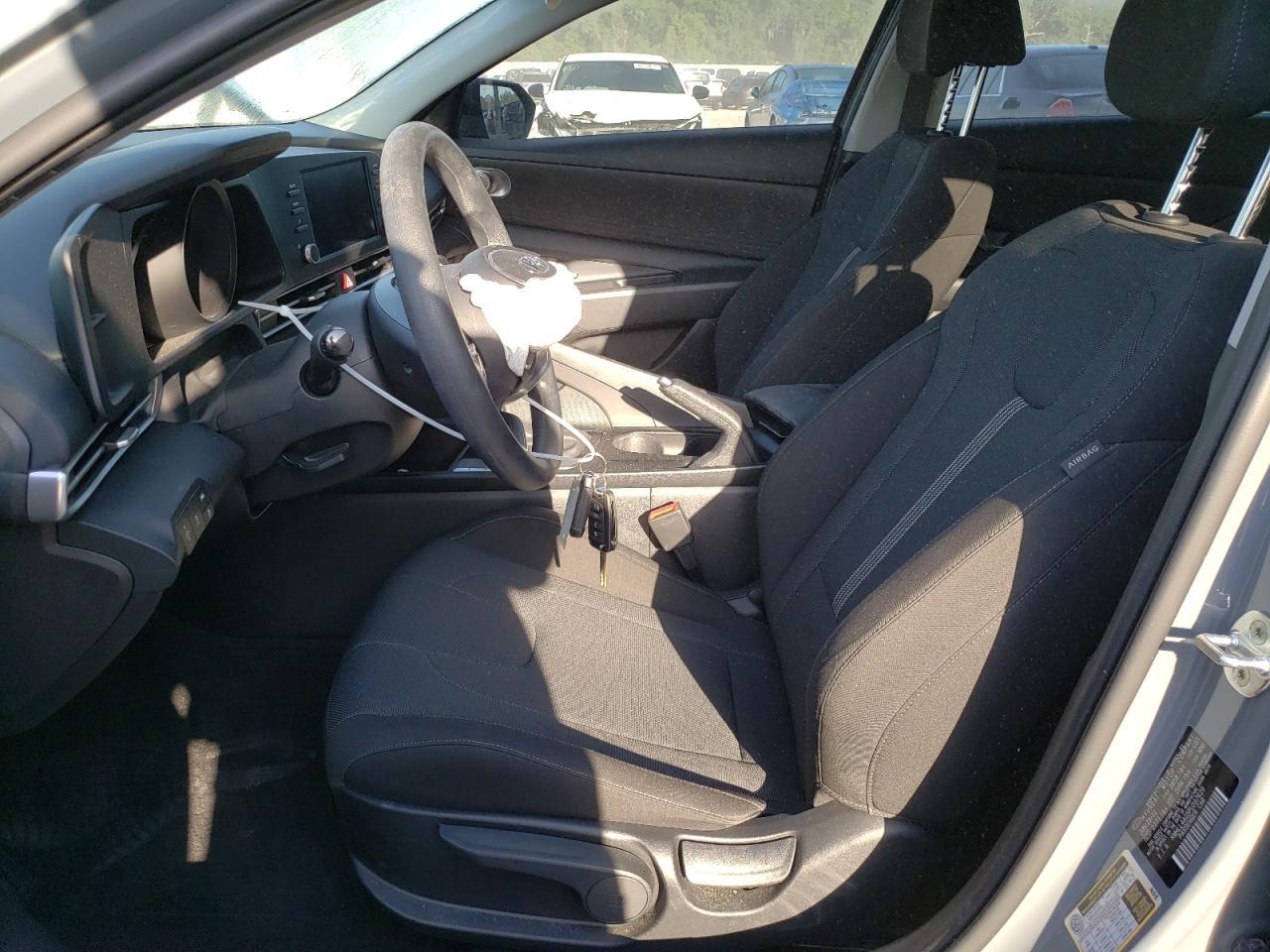 2023 HYUNDAI ELANTRA SE - Фото 7